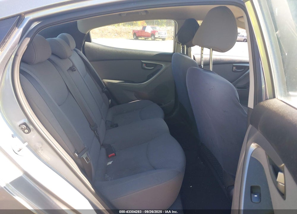 2015 HYUNDAI ELANTRA SE VIN: KMHDH4AE2FU325838