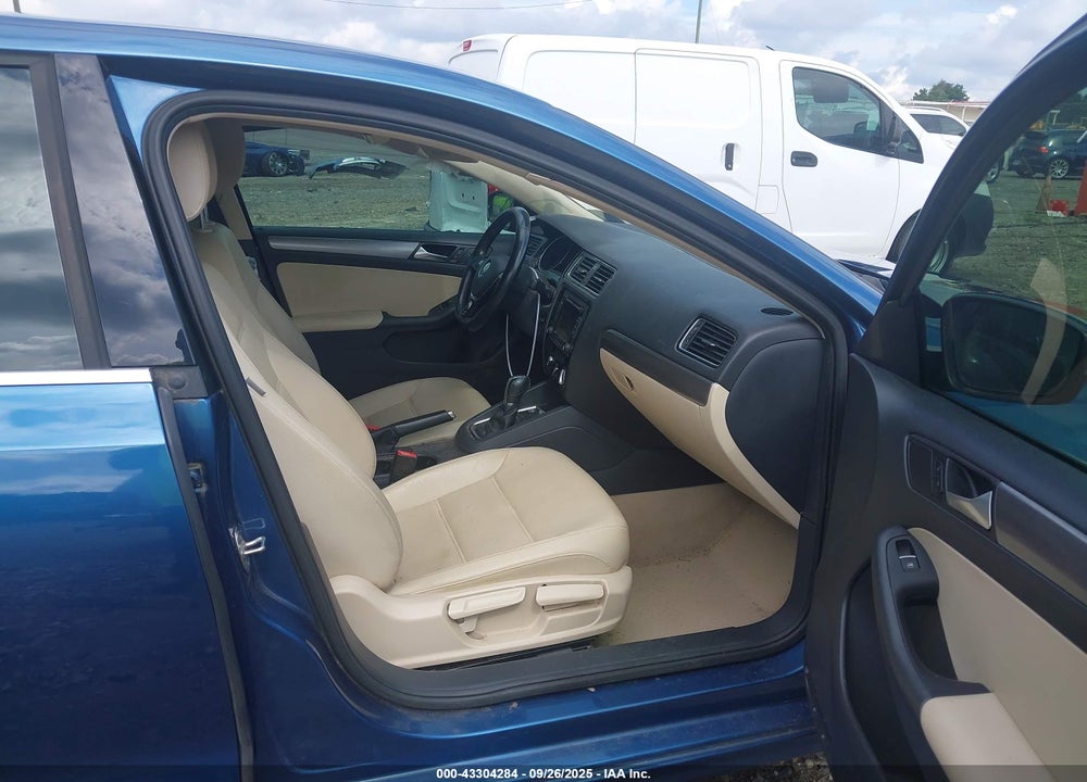 2015 VOLKSWAGEN JETTA 2.0L TDI SE VIN: 3VWLA7AJ5FM301957