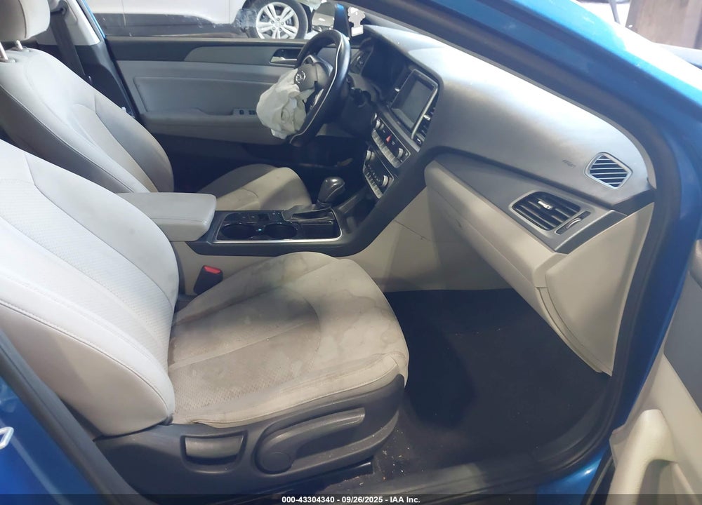 2019 HYUNDAI SONATA VIN: 5NPE34AF5KH733402