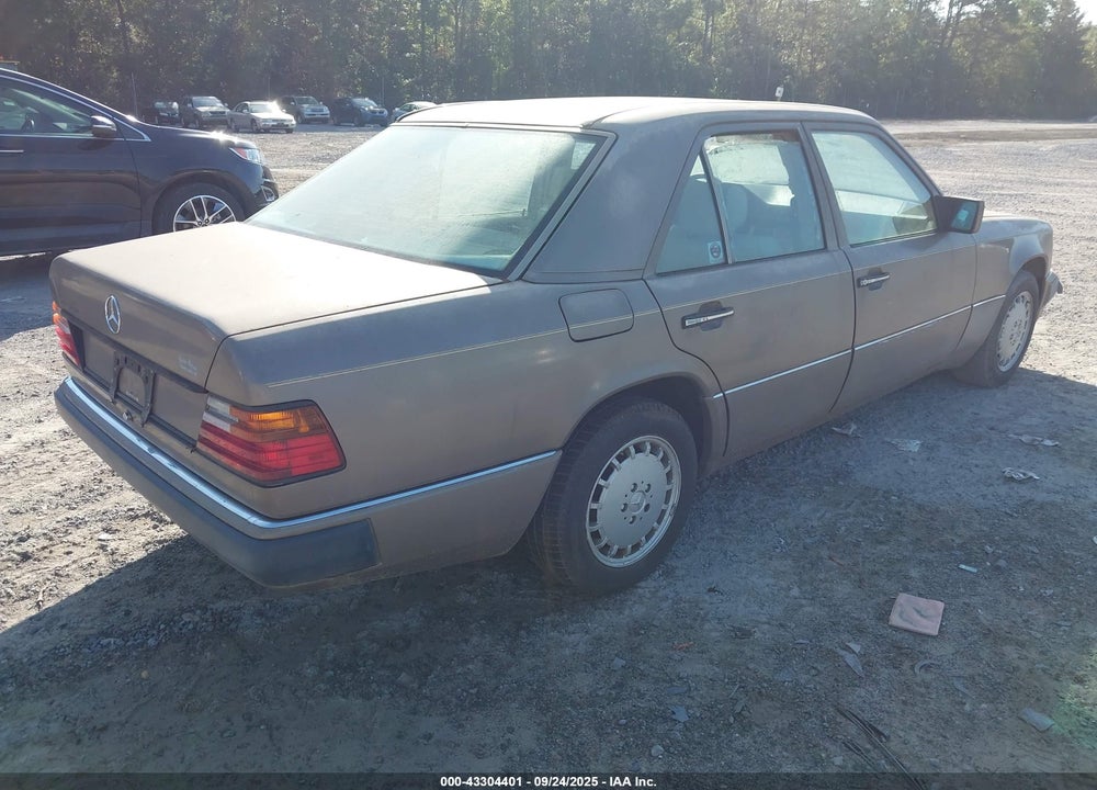 1990 MERCEDES-BENZ 300 E VIN: WDBEA30D9LB108969
