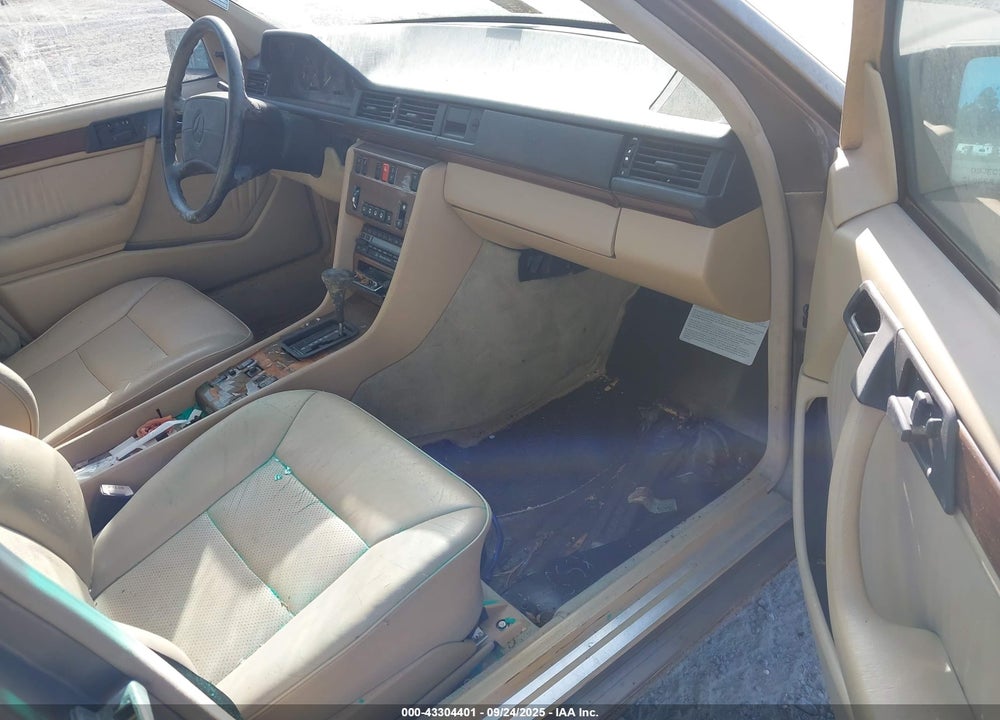 1990 MERCEDES-BENZ 300 E VIN: WDBEA30D9LB108969