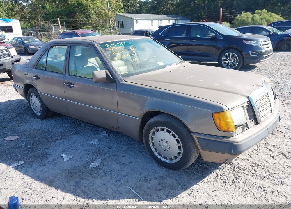1990 MERCEDES-BENZ 300 E VIN: WDBEA30D9LB108969