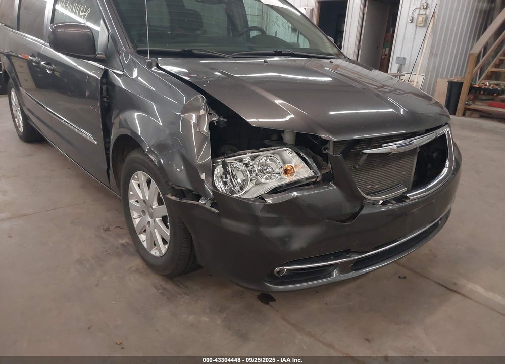 2016 CHRYSLER TOWN & COUNTRY VIN: 2C4RC1BG6GR300074