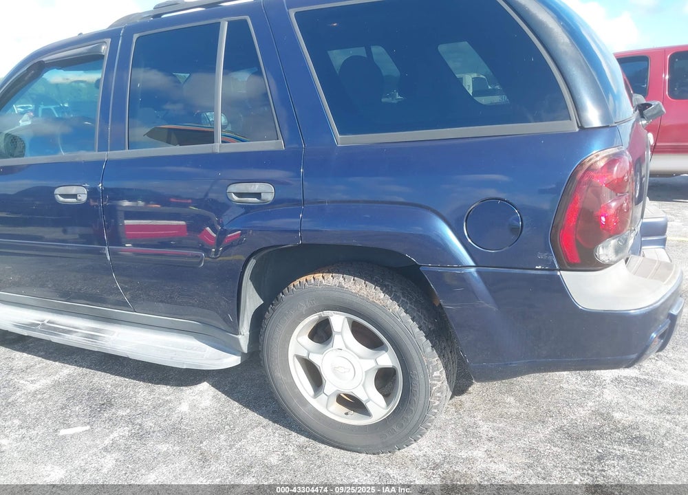 2007 CHEVROLET TRAILBLAZER LS VIN: 1GNDS13S972111912