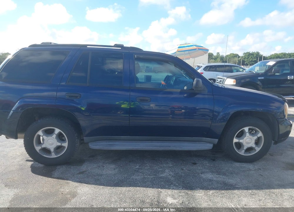 2007 CHEVROLET TRAILBLAZER LS VIN: 1GNDS13S972111912