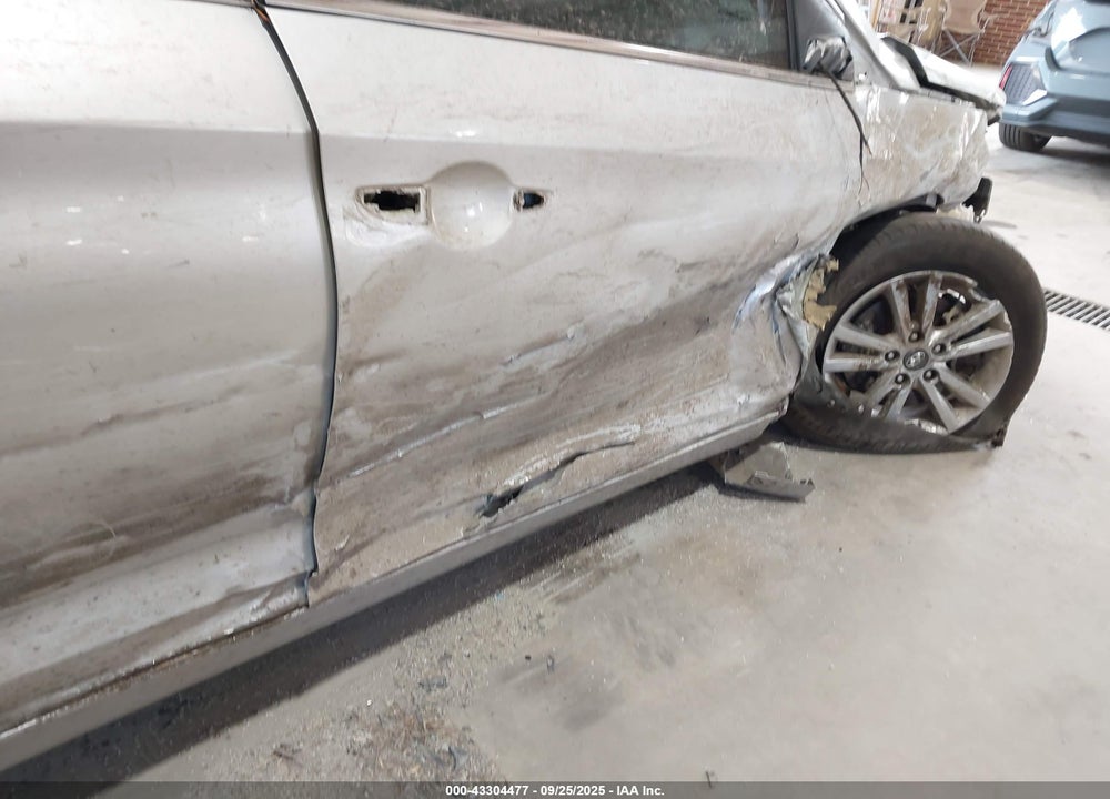 2016 HYUNDAI SONATA SE VIN: 5NPE24AF8GH347180