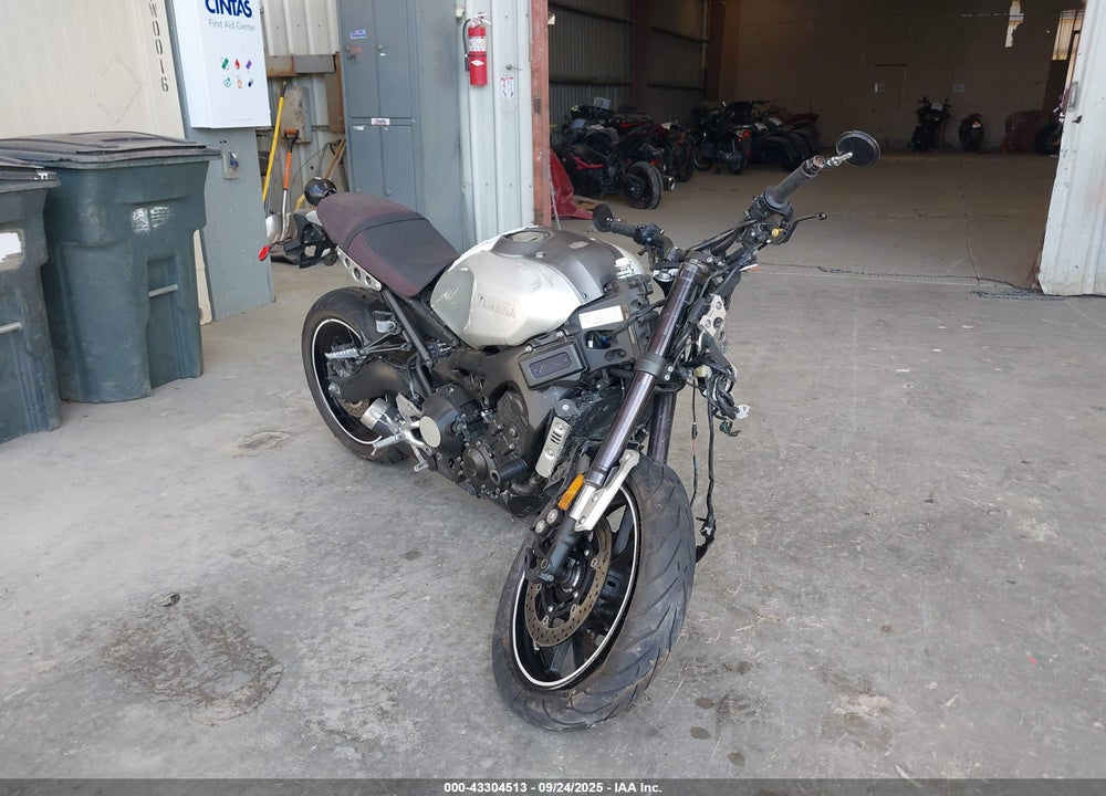 2016 YAMAHA XSR900 C/60TH ANNIVERSARY VIN: JYARN47Y6GA000239