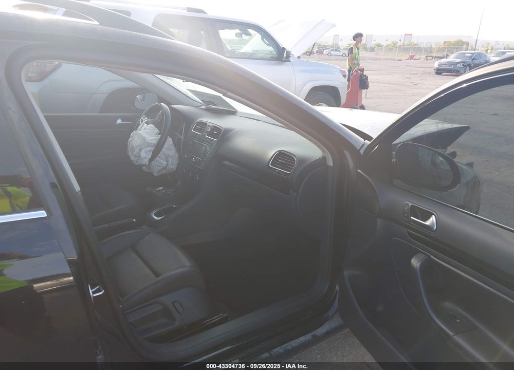 2014 VOLKSWAGEN JETTA SPORTWAGEN 2.0L TDI VIN: 3VWPL7AJ3EM608389