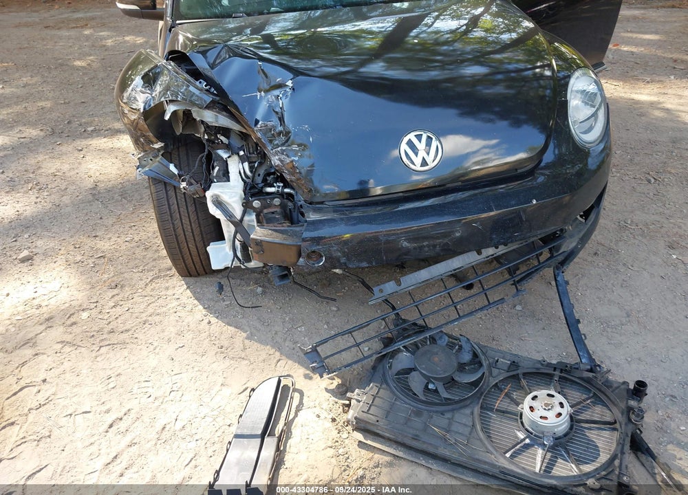 2012 VOLKSWAGEN BEETLE VIN: 3VWJP7AT8CM634141