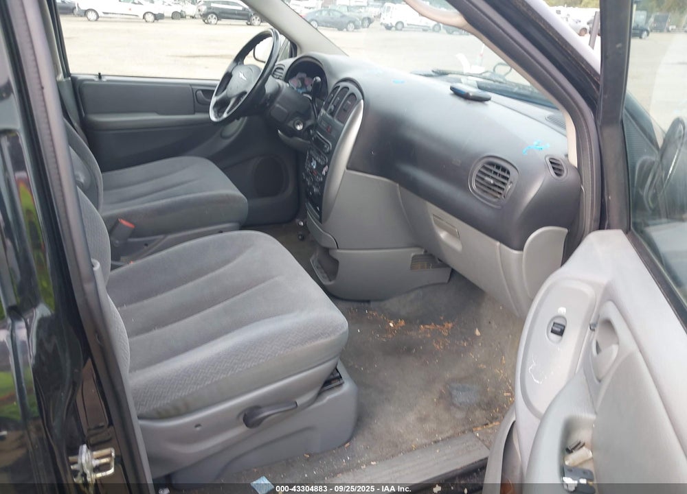 2005 CHRYSLER TOWN & COUNTRY TOURING VIN: 2C4GP54L85R218356