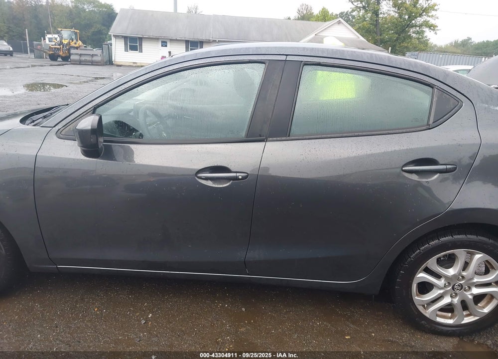 2017 TOYOTA YARIS VIN: 3MYDLBYV1HY160458