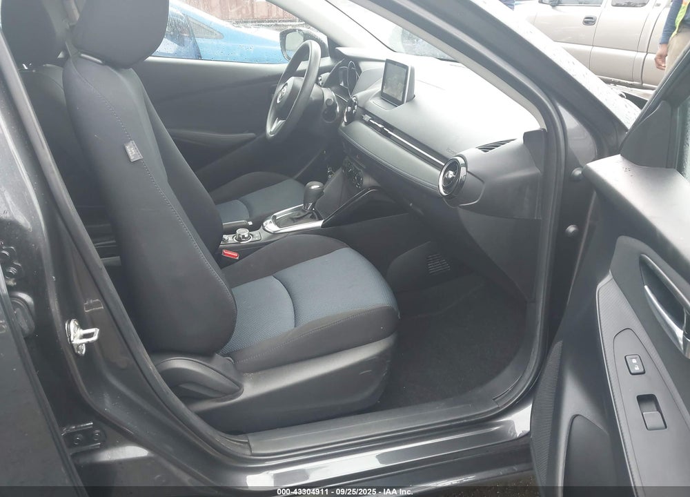 2017 TOYOTA YARIS VIN: 3MYDLBYV1HY160458