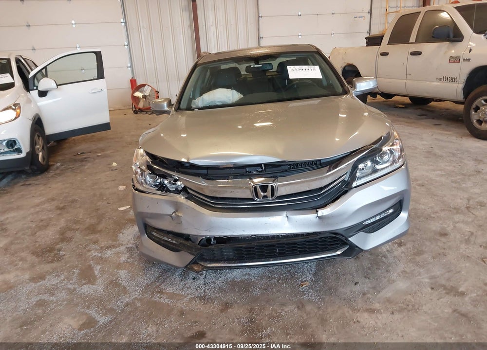 2016 HONDA ACCORD VIN: 1HGCR2F83GA188238