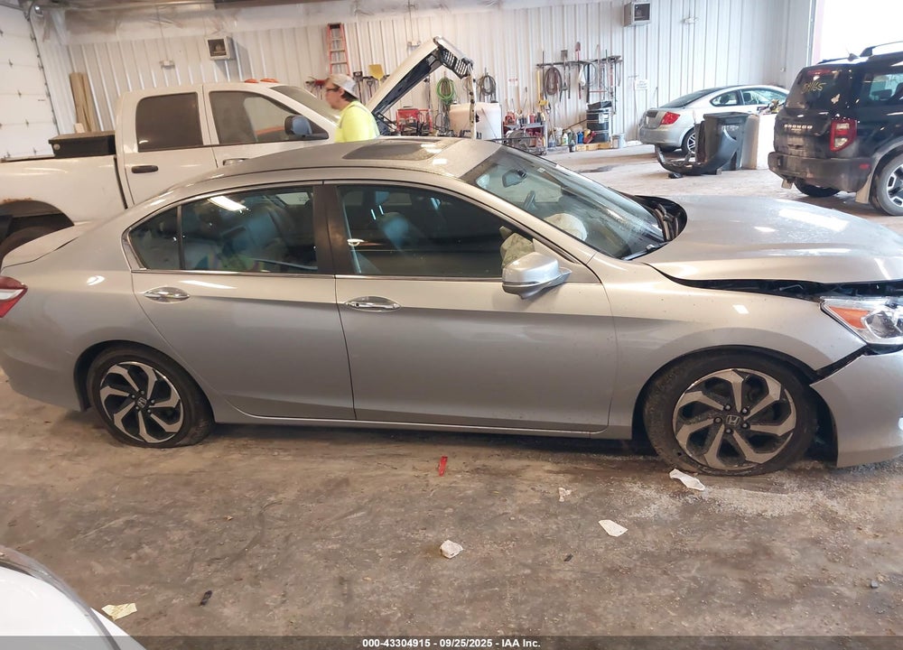 2016 HONDA ACCORD VIN: 1HGCR2F83GA188238