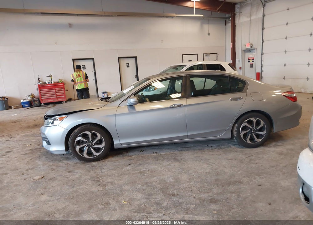 2016 HONDA ACCORD VIN: 1HGCR2F83GA188238