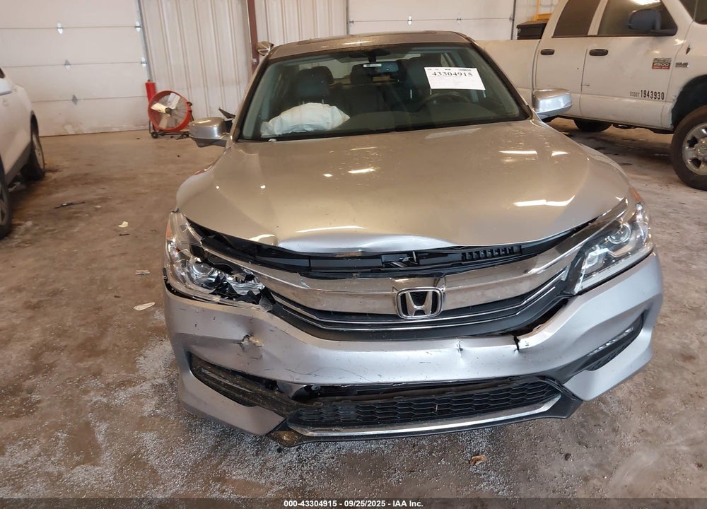 2016 HONDA ACCORD VIN: 1HGCR2F83GA188238