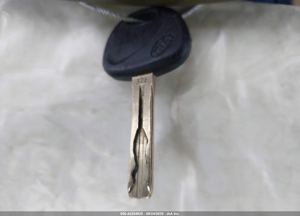 2011 KIA RIO VIN: KNADH4A38B6708052