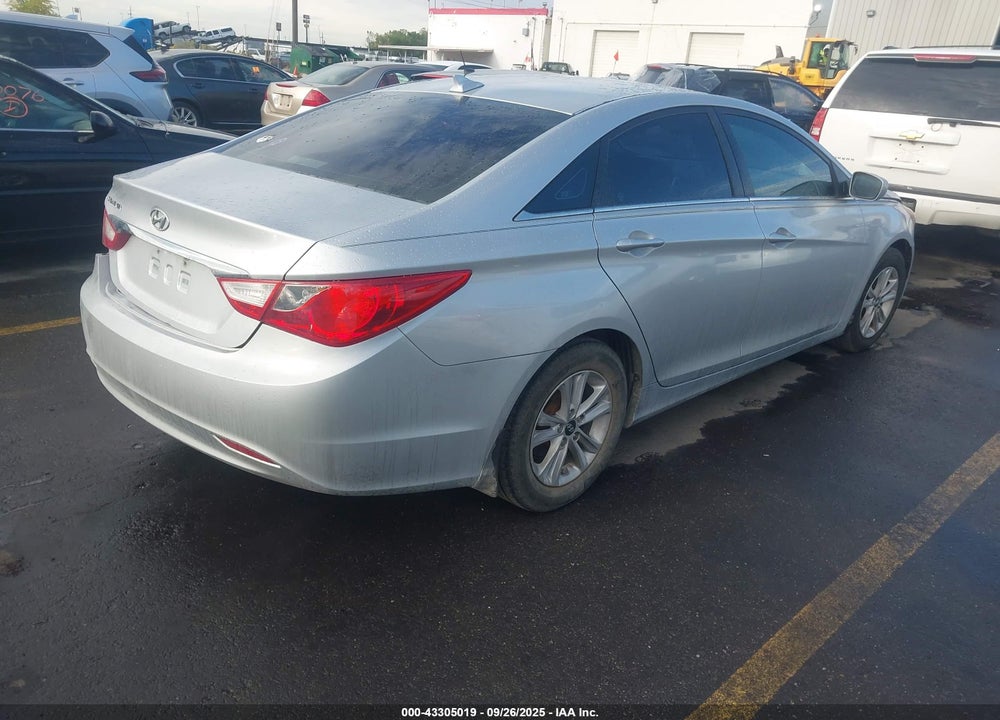 2013 HYUNDAI SONATA VIN: 5NPEB4AC5DH740619