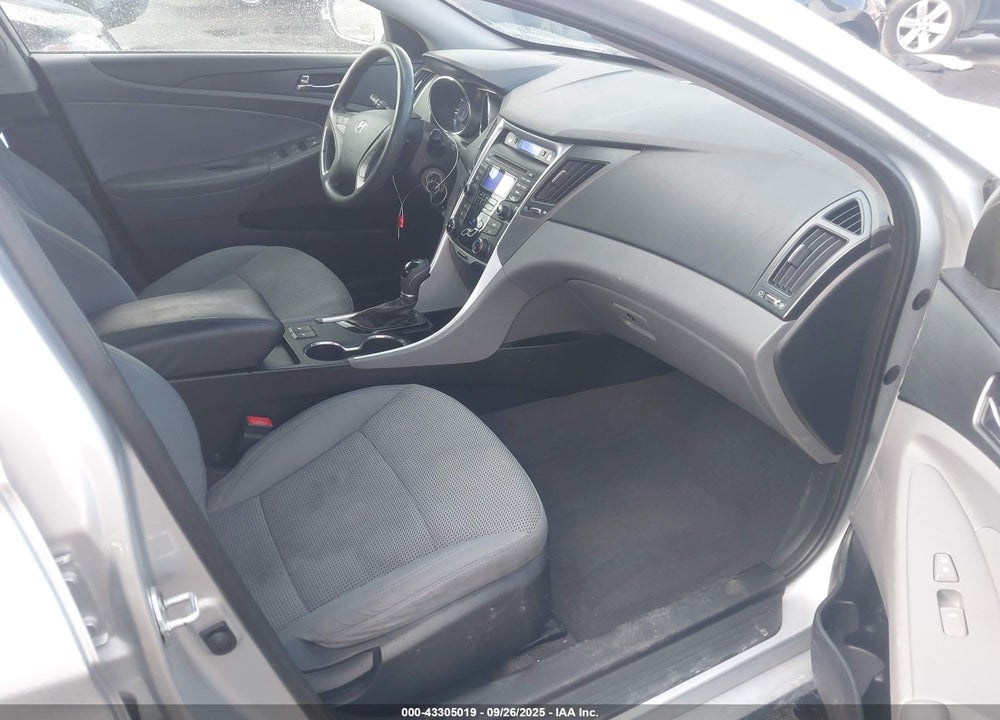 2013 HYUNDAI SONATA VIN: 5NPEB4AC5DH740619