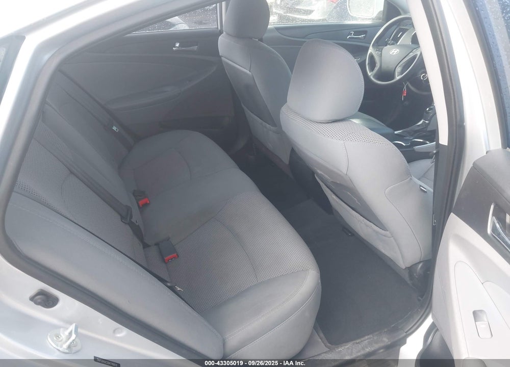 2013 HYUNDAI SONATA VIN: 5NPEB4AC5DH740619