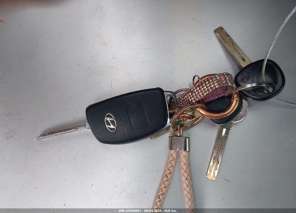 2015 HYUNDAI SONATA SE VIN: 5NPE24AF2FH111834