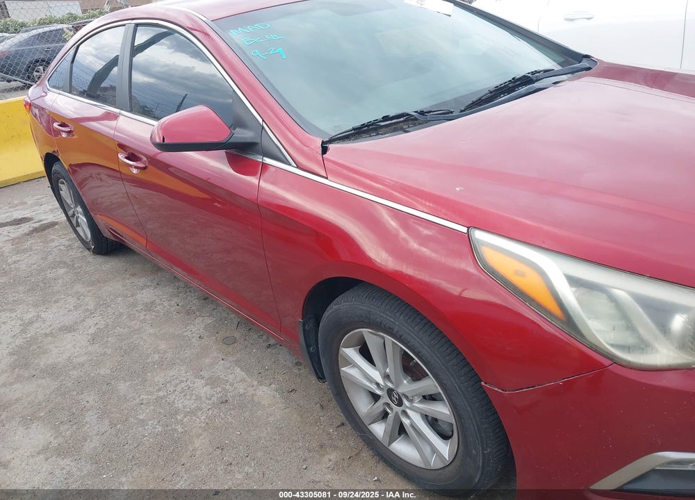 2015 HYUNDAI SONATA SE VIN: 5NPE24AF2FH111834