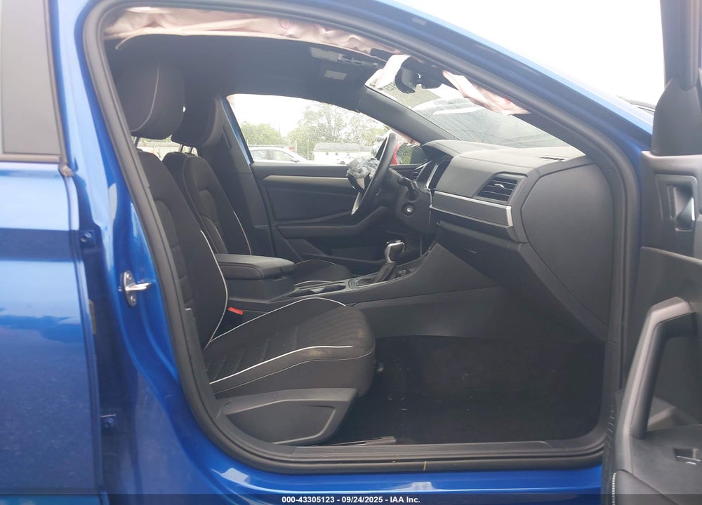 2023 VOLKSWAGEN JETTA VIN: 3VWBM7BU5PM031108