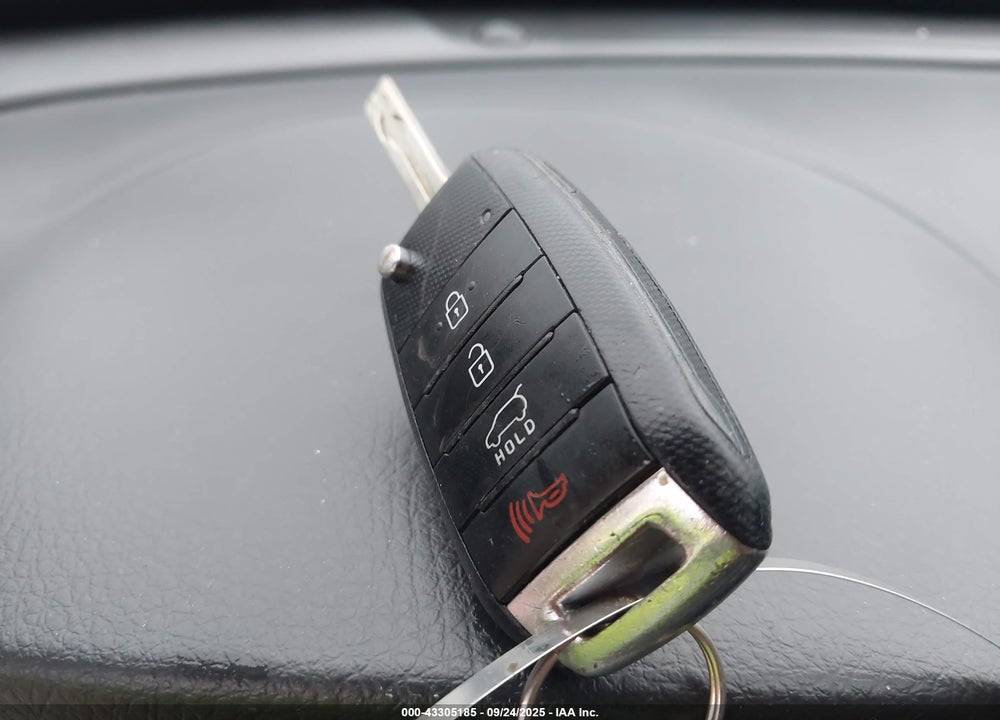 2014 KIA SORENTO LX V6 VIN: 5XYKT4A79EG425043