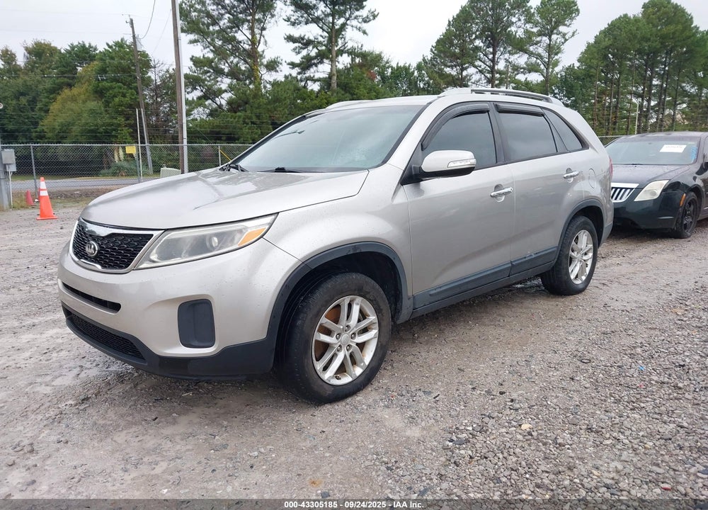 2014 KIA SORENTO LX V6 VIN: 5XYKT4A79EG425043