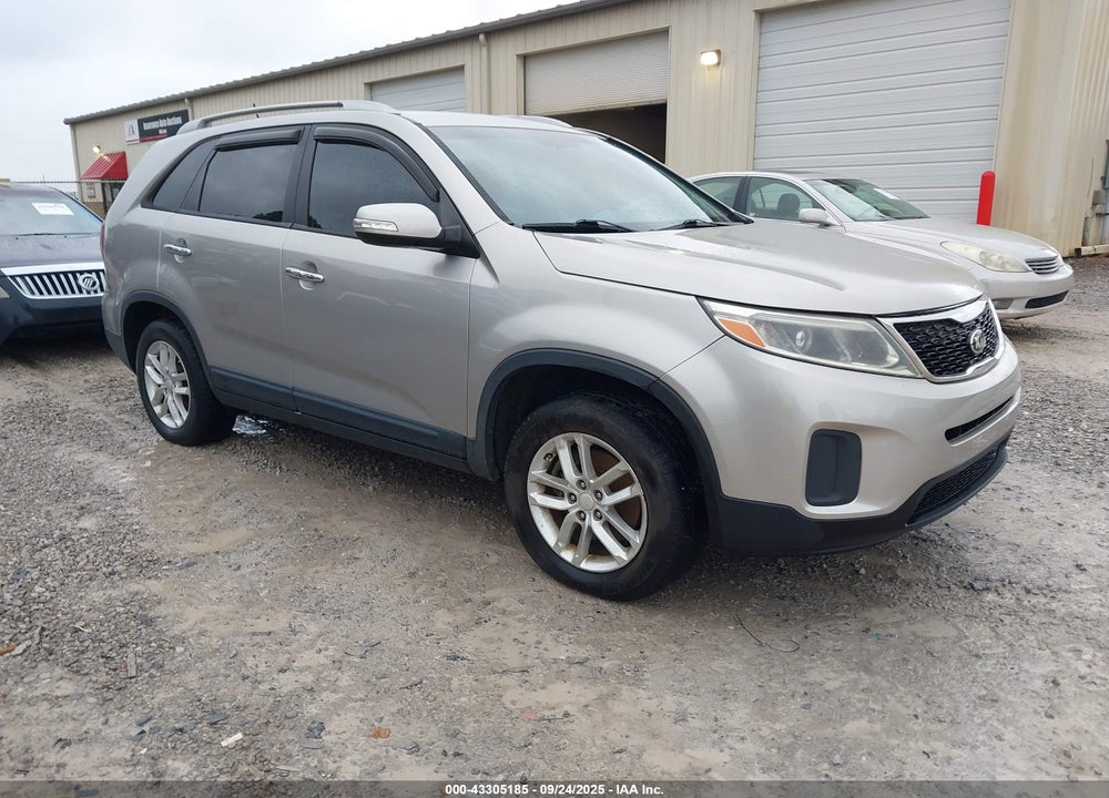 2014 KIA SORENTO LX V6 VIN: 5XYKT4A79EG425043