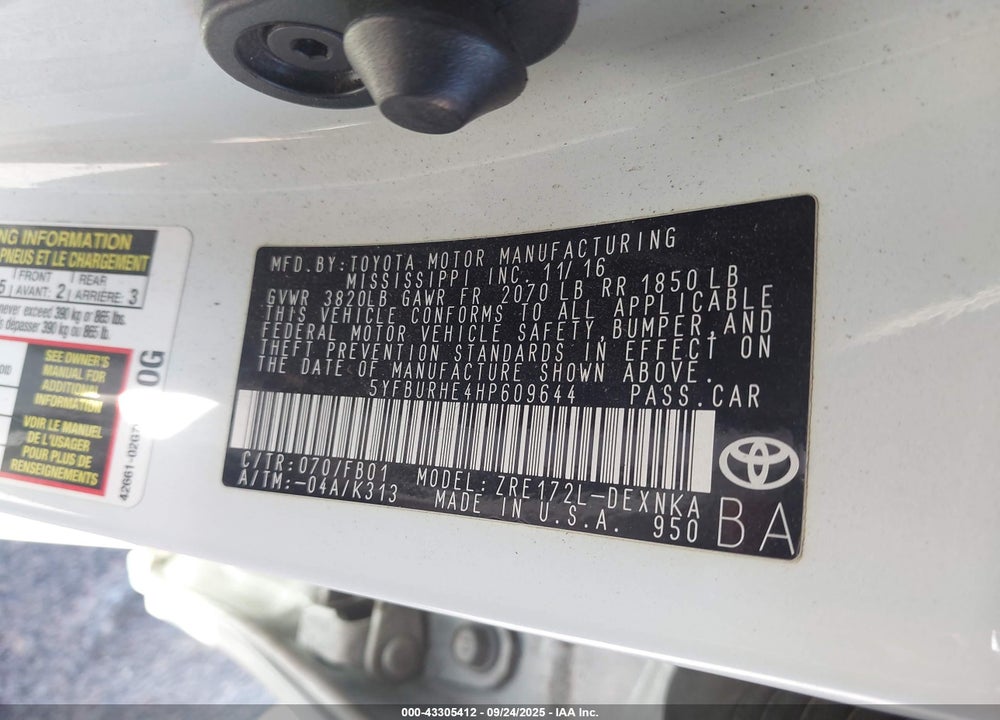 2017 TOYOTA COROLLA LE VIN: 5YFBURHE4HP609644