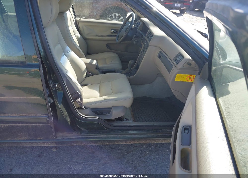 1999 VOLVO V70 VIN: YV1LW55A2X2575297