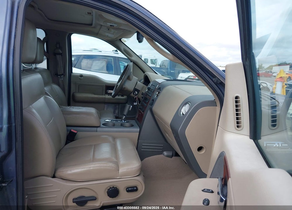 2005 FORD F-150 LARIAT/XLT VIN: 1FTPW12525KB81531