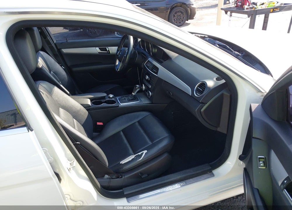 2012 MERCEDES-BENZ C CLASS VIN: WDDGF4HB6CR231615