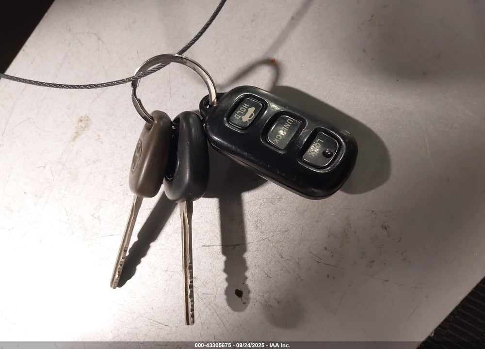 2005 TOYOTA CAMRY LE V6 VIN: 4T1BF32KX5U591683