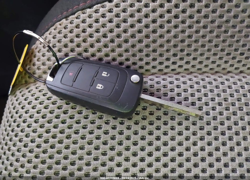 2011 CHEVROLET EQUINOX VIN: 2CNALDEC5B6260017