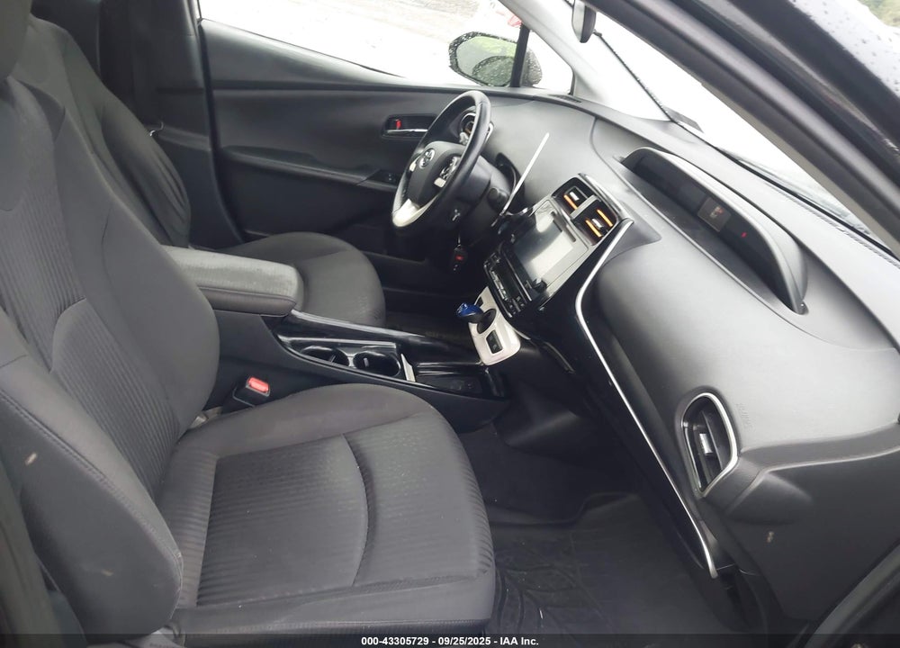 2017 TOYOTA PRIUS THREE VIN: JTDKARFUXH3044375