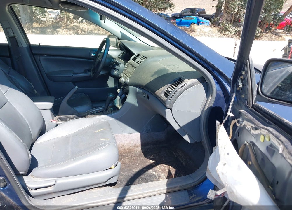 2003 HONDA ACCORD 2.4 LX VIN: JHMCM56333C080914