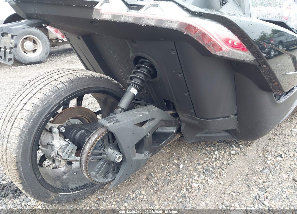 2023 POLARIS SLINGSHOT S WITH TECHNOLOGY PACKAGE VIN: 57XAATHD6P8156539