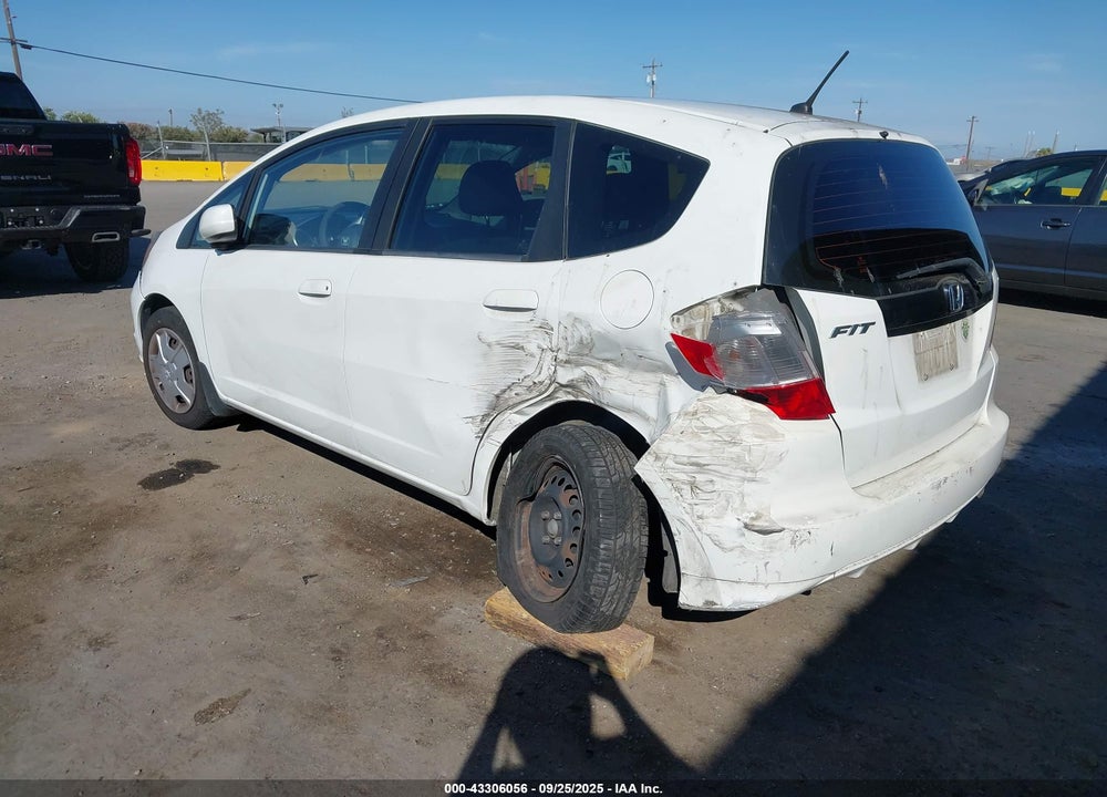 2012 HONDA FIT VIN: JHMGE8G37CS001894