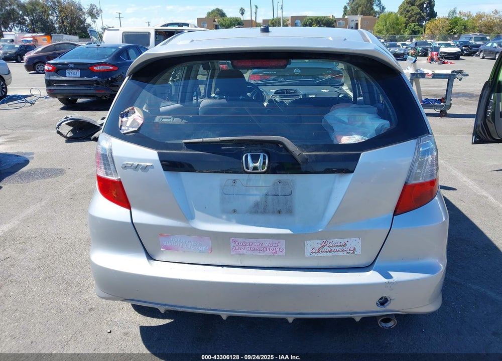 2012 HONDA FIT SPORT VIN: JHMGE8H52CC024090