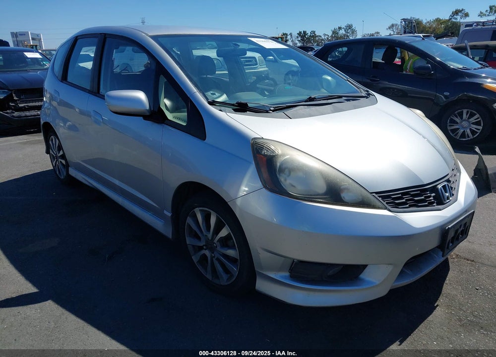 2012 HONDA FIT SPORT VIN: JHMGE8H52CC024090