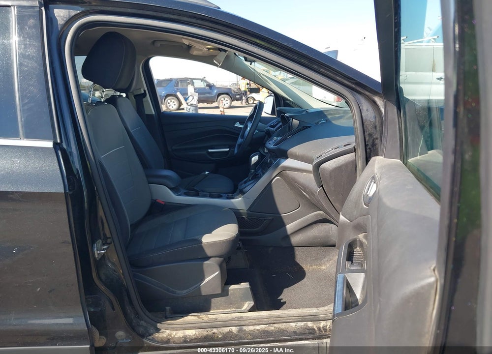 2015 FORD ESCAPE VIN: 1FMCU9G94FUA82404
