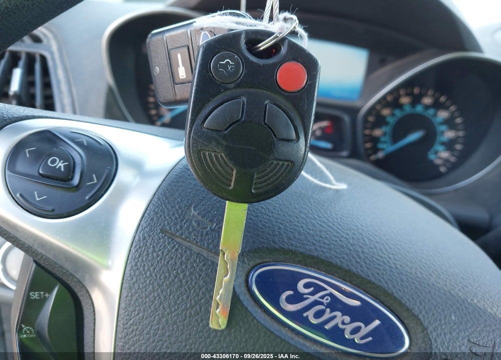 2015 FORD ESCAPE VIN: 1FMCU9G94FUA82404