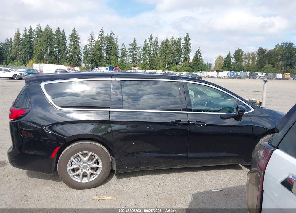 2025 CHRYSLER PACIFICA SELECT VIN: 2C4RC1BG2SR570301