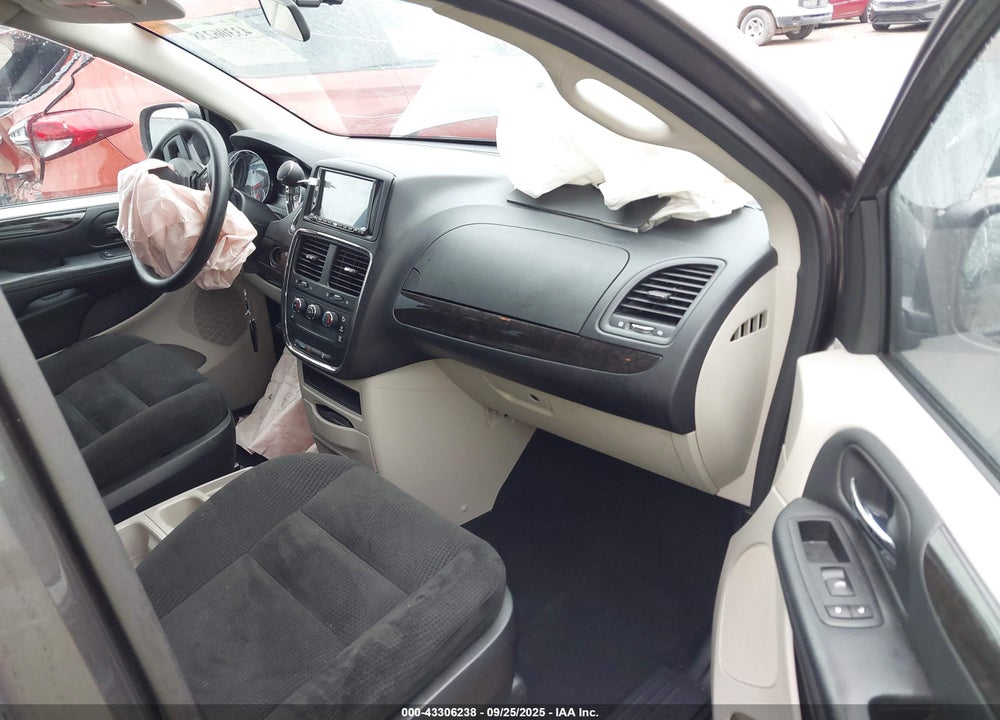 2015 DODGE GRAND CARAVAN VIN: 2C4RDGBG8FR653530