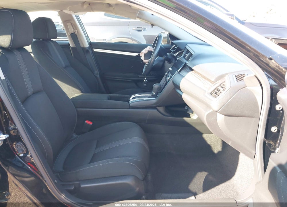 2019 HONDA CIVIC EX VIN: JHMFC1F38KX014570