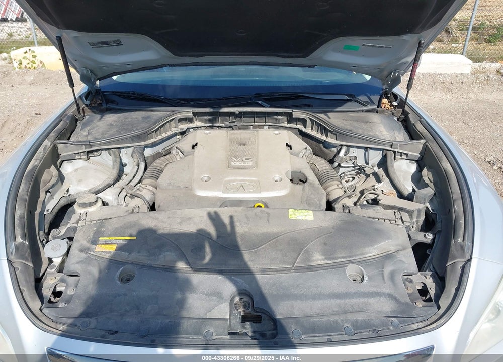 2014 INFINITI Q70 3.7X VIN: JN1BY1AR1EM320001