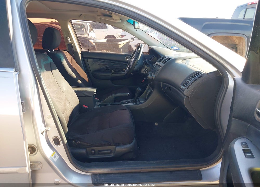 2003 HONDA ACCORD 3.0 EX VIN: 1HGCM66513A083235