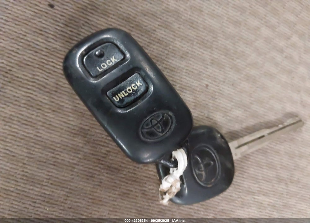 2006 TOYOTA COROLLA LE VIN: JTDBR32E760058446